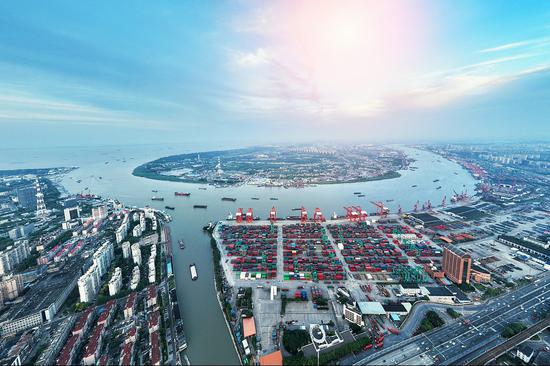 China-makes-progress-in-international-logistics