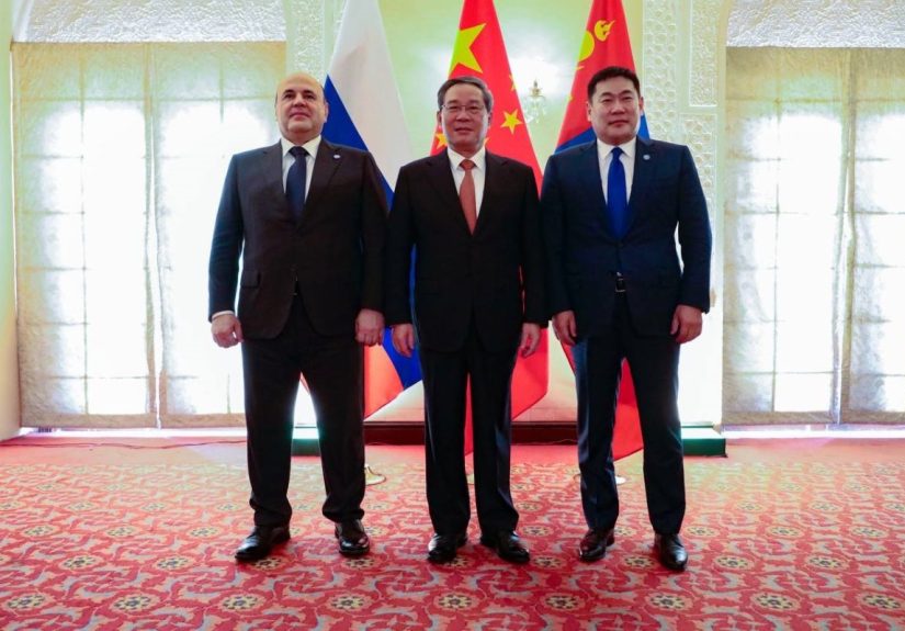 Islamabad-hosts-a-trilateral-meeting-of-the-heads-of-government-of-Russia-China-and-Mongolia-5-1200x800 (1)