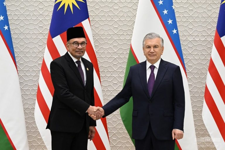 President-of-Uzbekistan-Shavkat-Mirziyoyev-and-Prime-Minister-of-Malaysia-Anwar-Ibrahim-hold-talks-in-Tashkent-May-18-2024