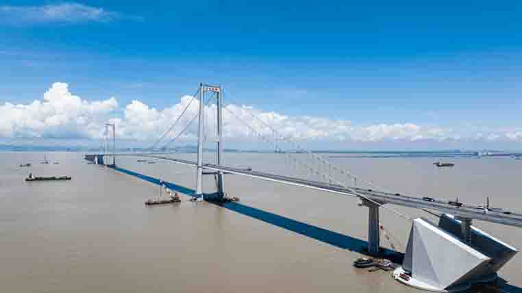 Shenzhen-Zhongshan-Bridge-of-the-Shenzhen-Zhongshan-Link-in-south-China-Guangdong-1-1