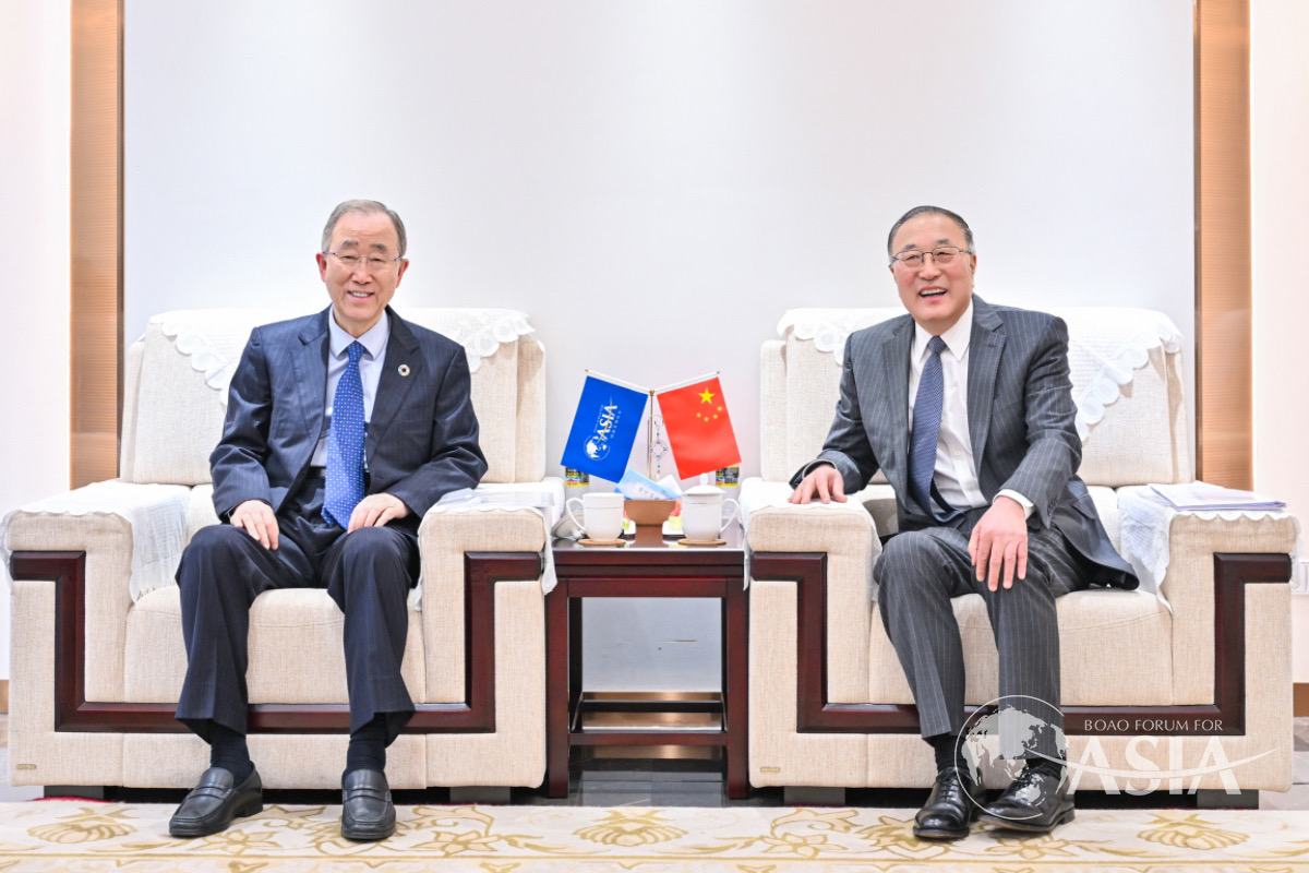 Ban-Ki-moon-Chairman-of-the-Boao-Forum-for-Asia-BFA-visits-the-BFA-Secretariat-meets-Secretary-General-Zhang-Jun (1)