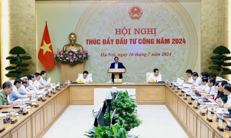 Prime-Minister-Pham-Minh-Chinh-addresses-the-conference
